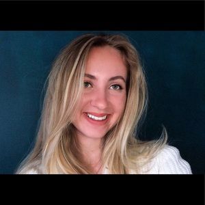 Meet your Posher, Layla